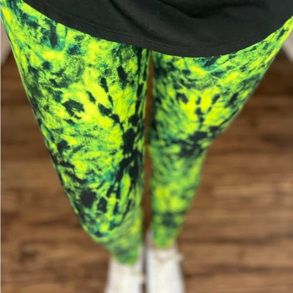 LuLaRoe 2 Pair Bundle Halloween Green and Black Tie-Dye Leggings